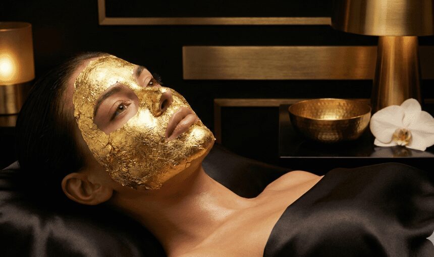 Side-by-side di confronto di un Hammam turco, massaggio con schiuma e un Bagno Marocchino trattamento con argilla, mostrando la differenza in rituali spa.